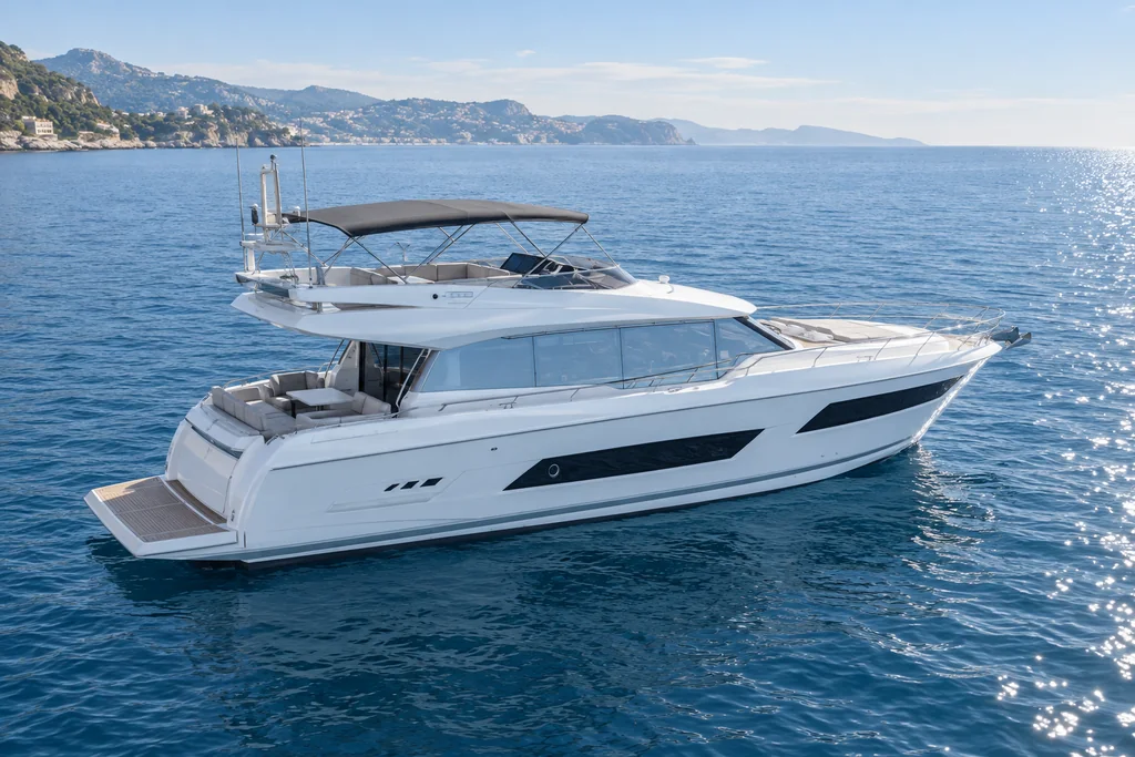 PRESTIGE 680 yacht on the Monaco coast